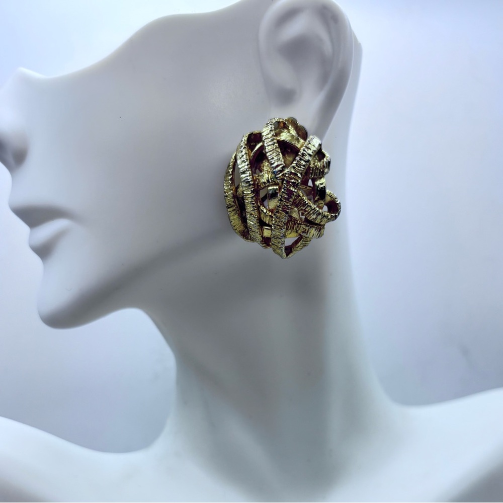 Vintage Natori Gold Textured Nest Clip-On Earrings